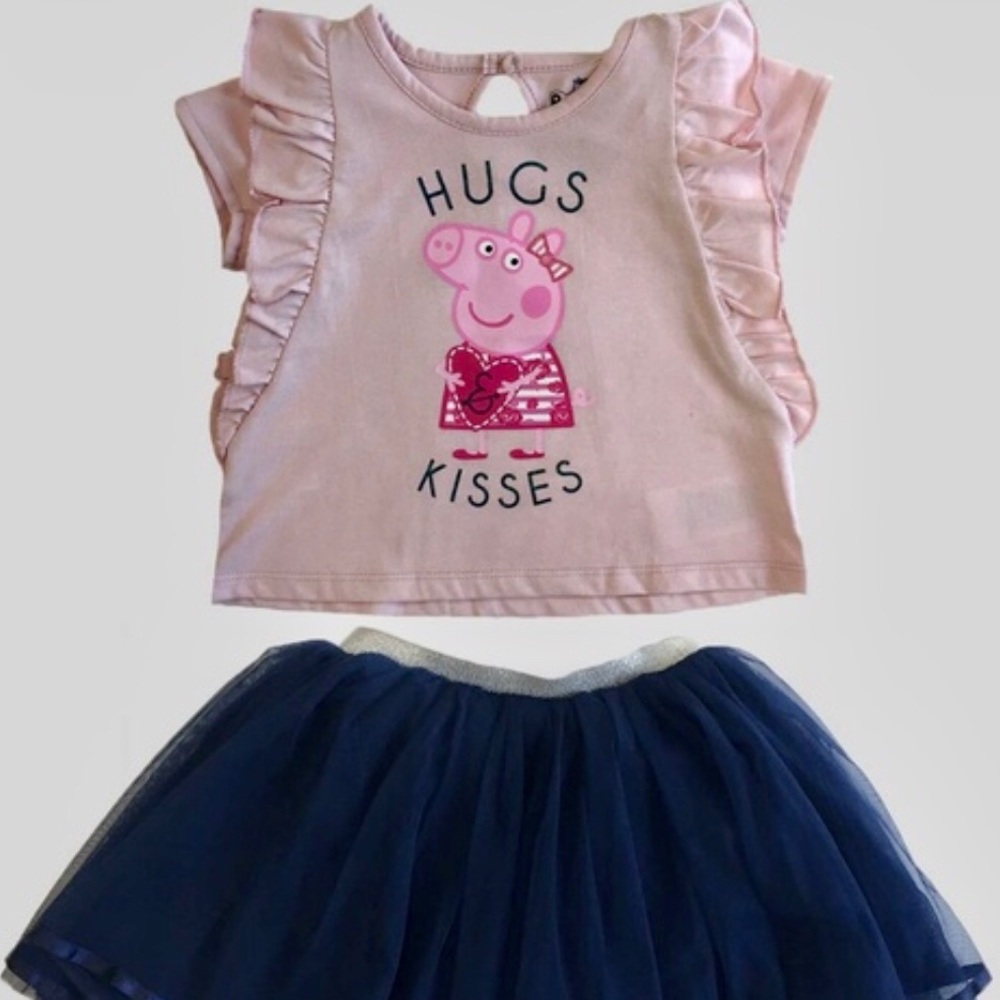 Peppa Pig outfit 4T  or 5T brand new never worn